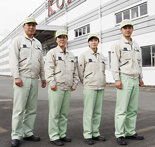 創業50周年を控えリニューアルされた製造本部社員の制服