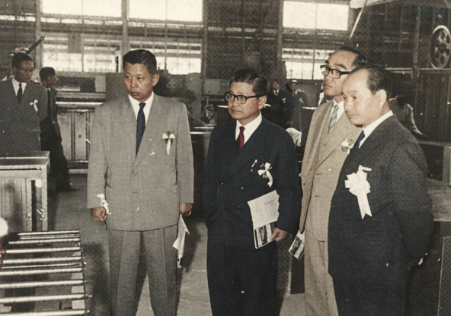 工程を説明する谷脇社長