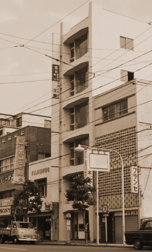 六本木に東京出張所を開設