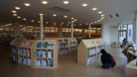 安曇野市中央図書館,児童書コーナー