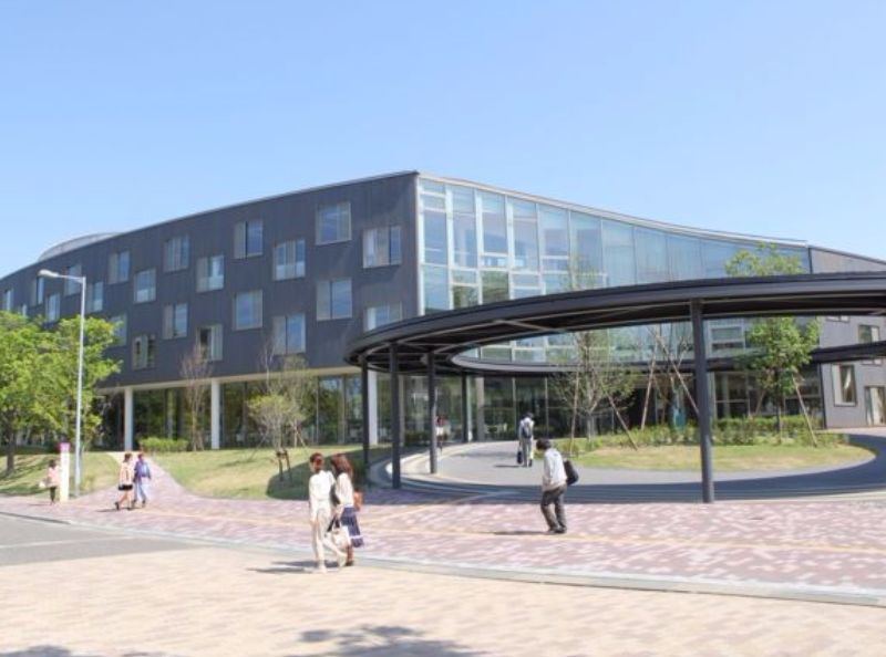 新潟大学中央図書館