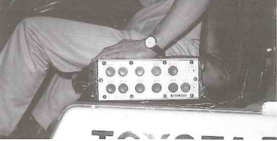 フォークリフトの上からリモコン操作が可能