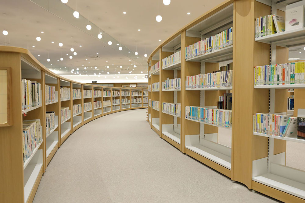 荒尾市立図書館, 円形木金書架