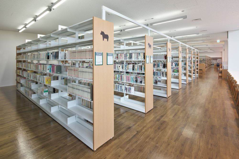 滝沢市立湖山図書館,木金書架LSA