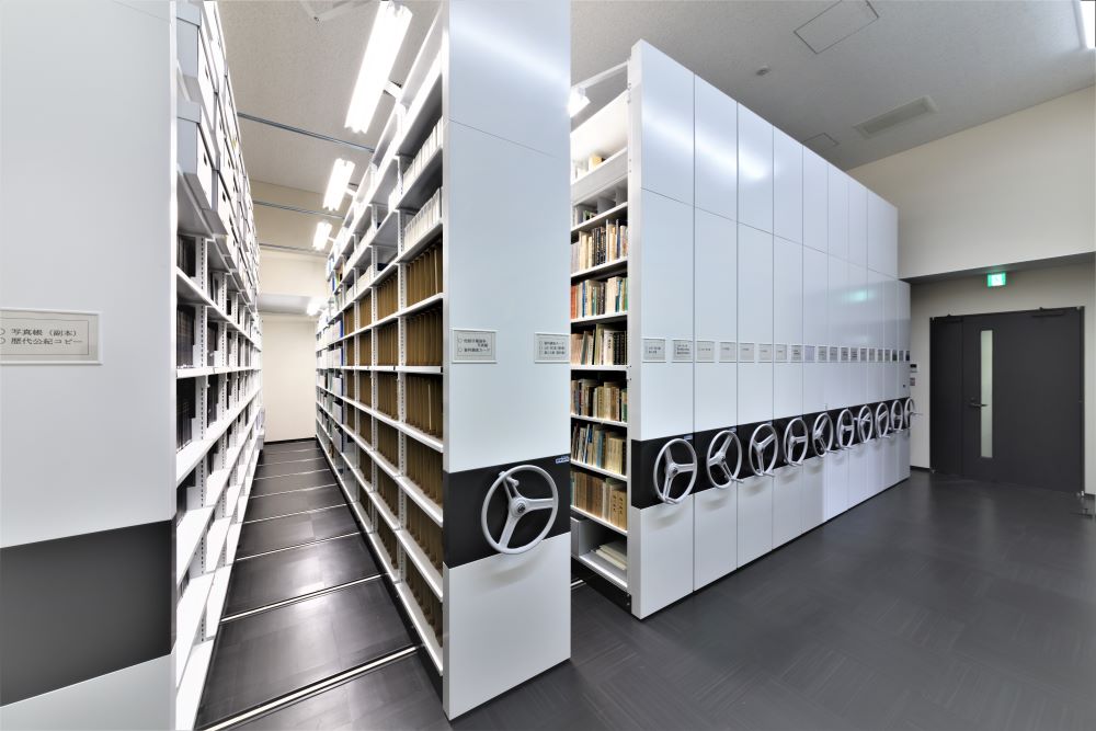 高知県立高知城歴史博物館,丸ハンドル式移動棚TKZ,高層タイプ
