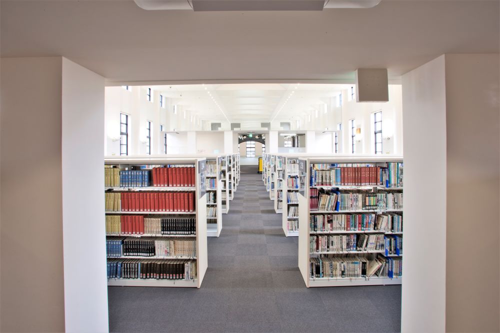 北九州市立戸畑図書館,木金ライブラ書架LMA