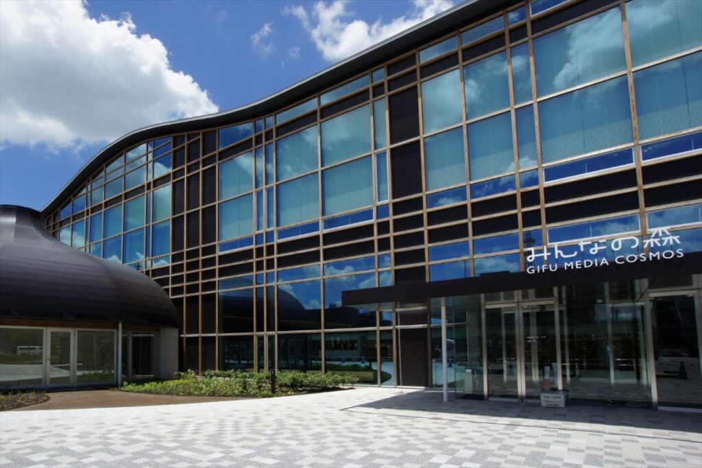 岐阜市立中央図書館(みんなの森ぎふメディアコスモス),外観