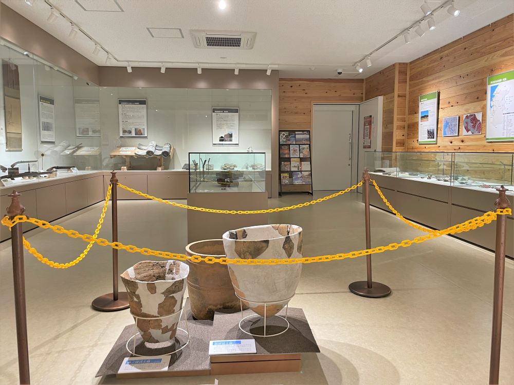芦北町総合コミュニティセンター, 展示台