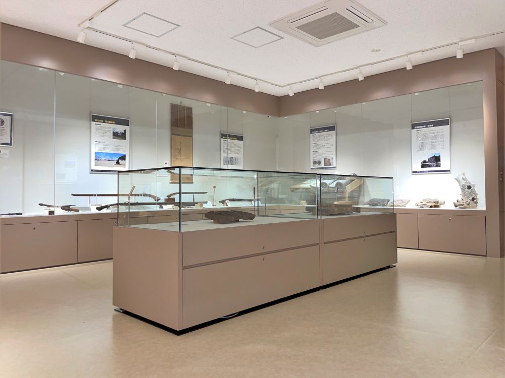 芦北町総合コミュニティセンター, 展示ケース