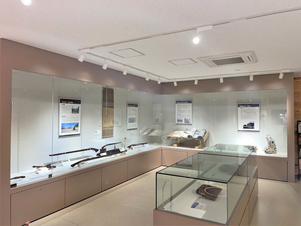 芦北町総合コミュニティセンター, 展示ケース