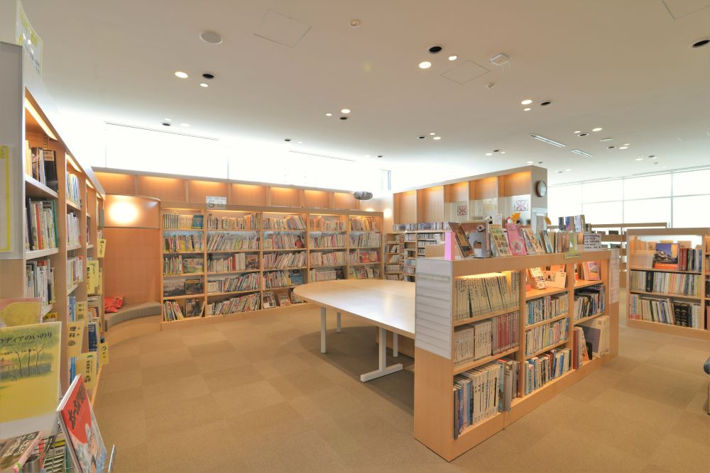 東広島市立安芸津図書館,閲覧机,小上がり