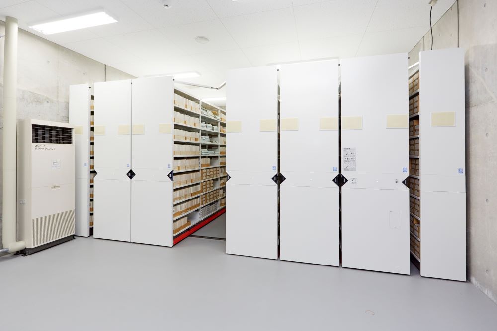 松本市文書館, 2F:写真資料室, 電動式移動棚HPZS
