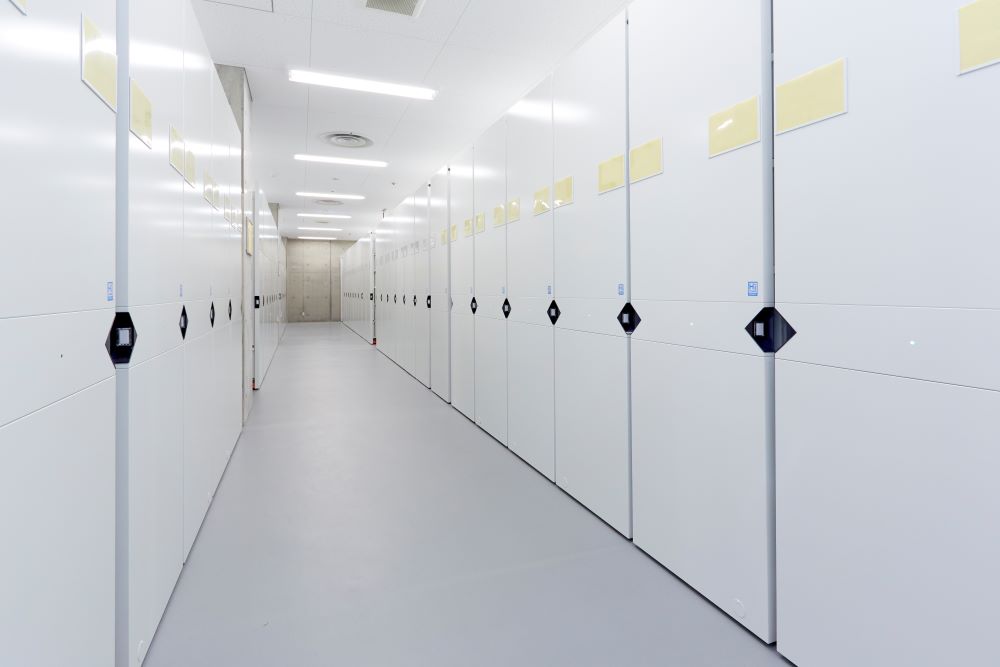 松本市文書館, 2F:公文書室, 電動式移動棚HPZS