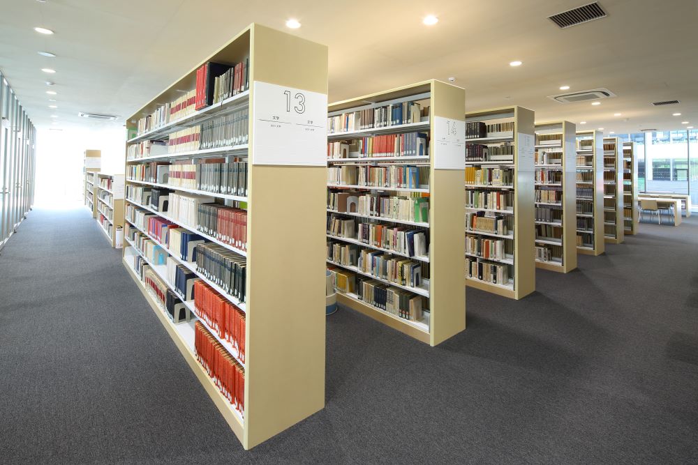 龍谷大和顔館,木金書架KBM,木金ライブラ書架LMW