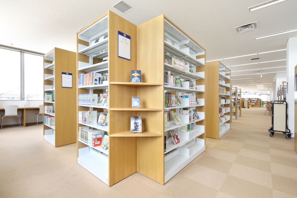 矢巾町図書センター,ライブラ木金書架LMA,傾斜スライド棚
