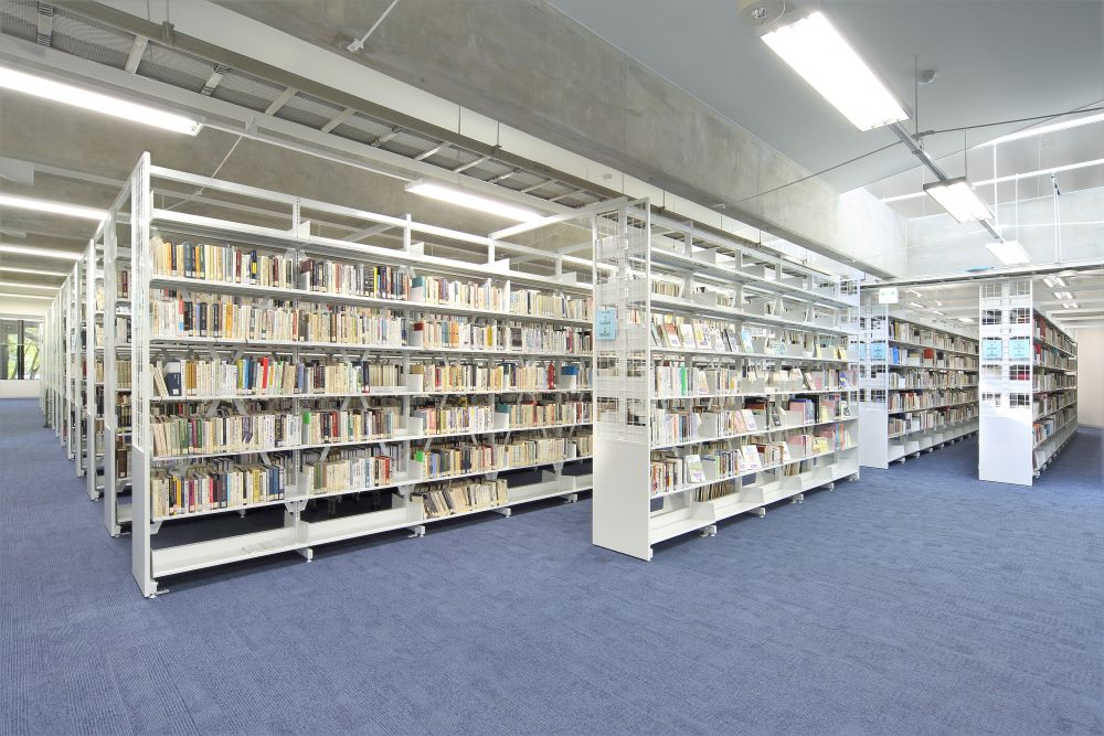 東北大学附属図書館本館,スチール書架LBA(メッシュパネル仕様),傾斜スライド棚
