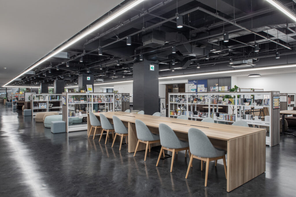 神奈川大学 横浜キャンパス図書館1