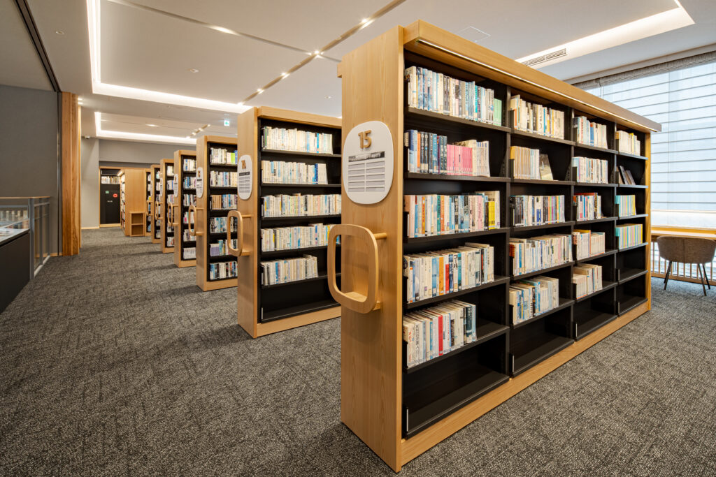 横手市立図書館3