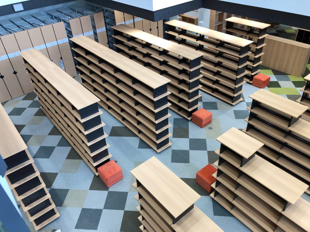 岩美町中央公民館・図書館 4