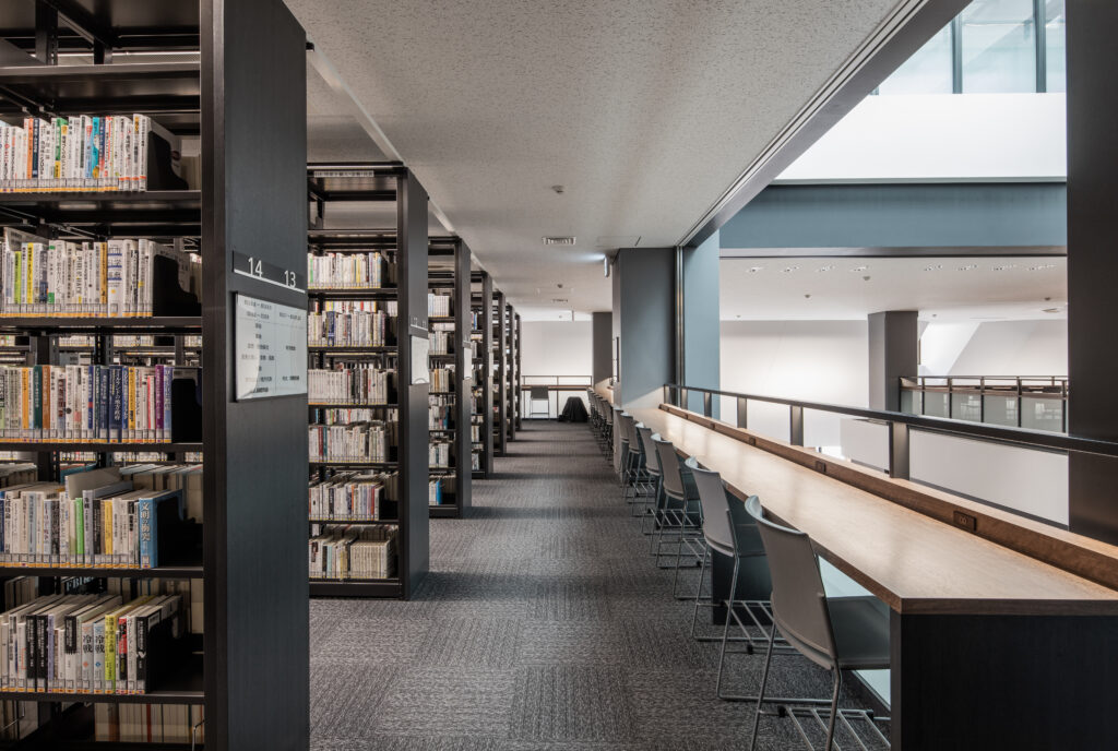 神奈川大学 横浜キャンパス図書館6