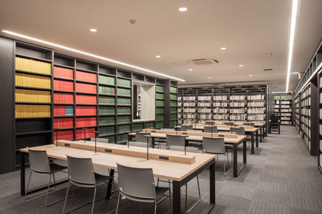 神奈川大学 横浜キャンパス図書館8