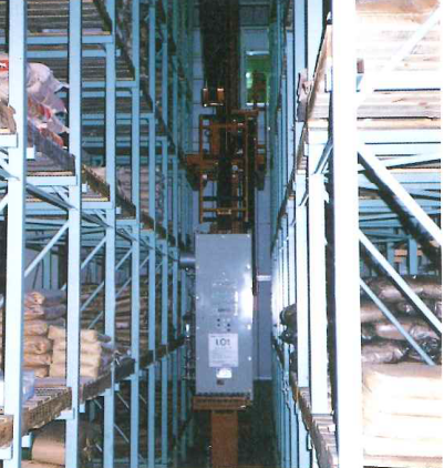 日本特殊塗料(株)オンライン自動運転中のクレーン