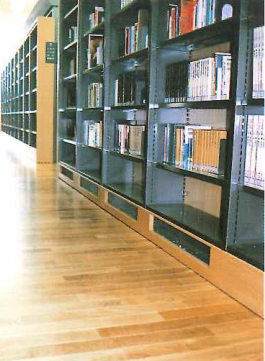 免震自立書架の下部:床空調にも対応