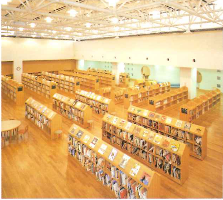 児童閲覧室:明るくノビノビした環境で本に親しめる