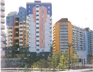 写真2：六甲アイランド集合住宅。