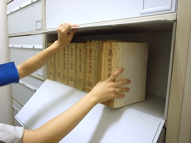 中性紙保存箱,組立式棚はめ込み箱,資料保存器材