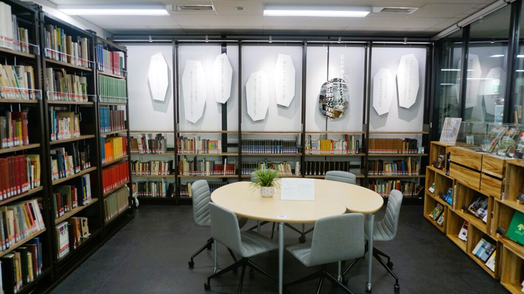 展示棚,ディスプレイ棚,LEDライト,ピクチャーレール