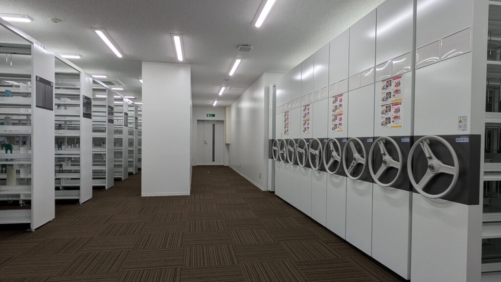 東海国立大学機構 名古屋大学 土木図書室,TKZ,LBA,免震,傾斜スライド,合板床上げ